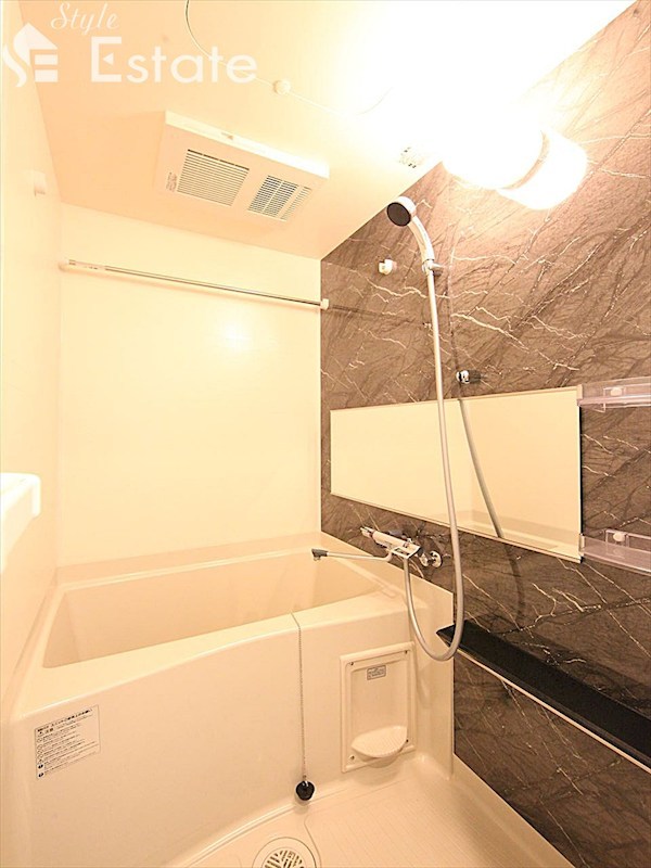 バス・シャワールーム　バスルーム