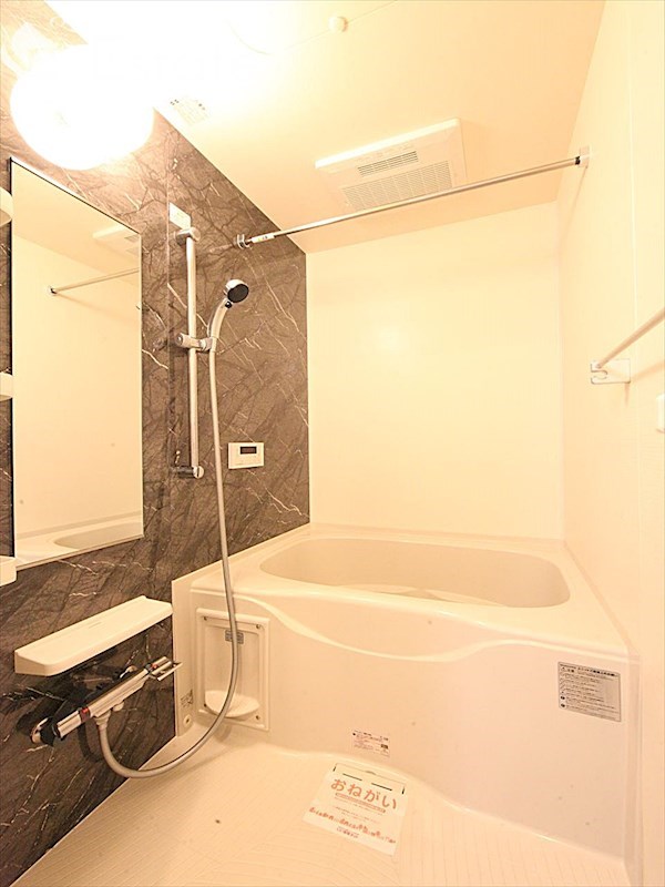 バス・シャワールーム　バスルーム