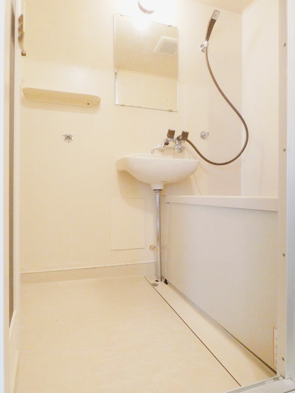 バス・シャワールーム　図面と現状に相違がある場合には現状を優先