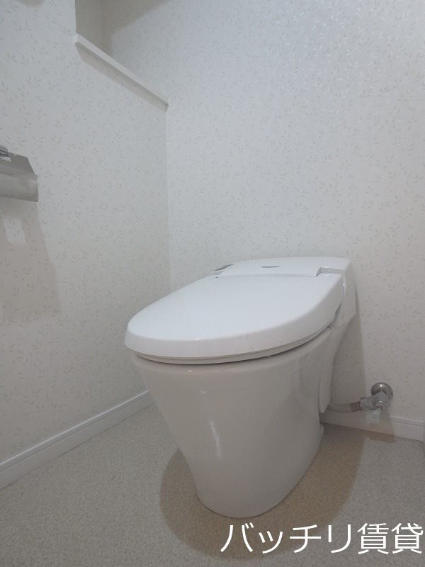 トイレ　写真は別号室の為、現状優先になります。