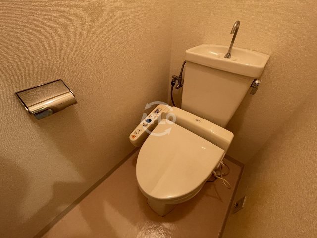 トイレ　エクセルハイム川富　温水洗浄便座