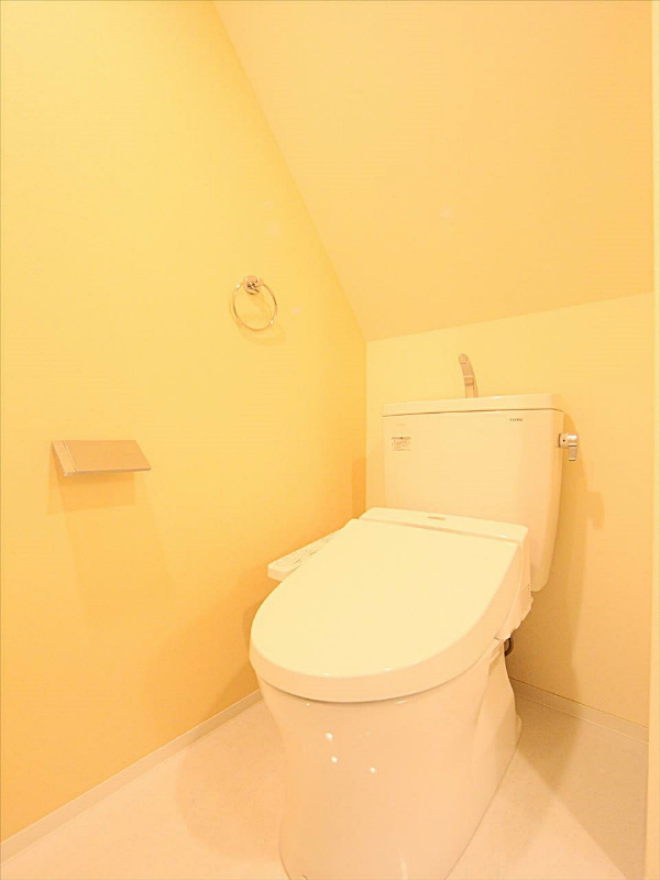 トイレ　トイレ　ウォシュレット完備