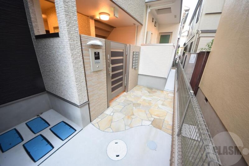 エントランス　安心のオートロック付き