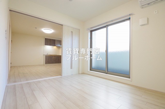 その他部屋・スペース　5.5帖の明るい洋室！