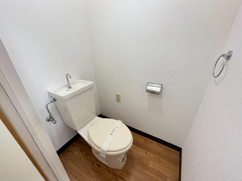 トイレ　同物件別部屋イメージ