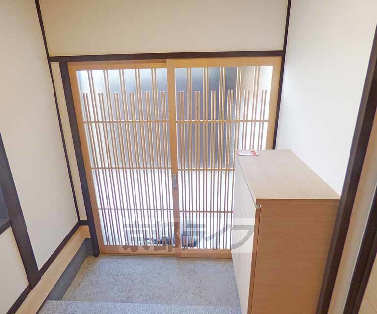 玄関　玄関です。