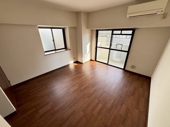 居室・リビング　※別部屋の写真です