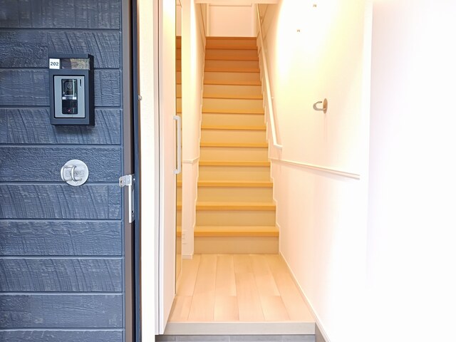 玄関　全身鏡付きシューズボックス