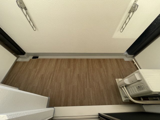 バルコニー　暖かな日差しのふりそそぐバルコニー