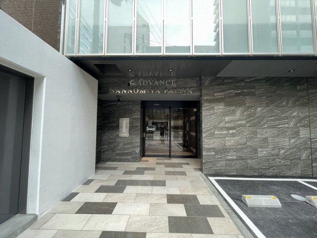 エントランス　清潔なエントランスです