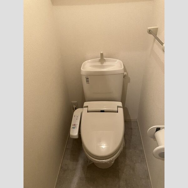 トイレ　温水洗浄暖房便座