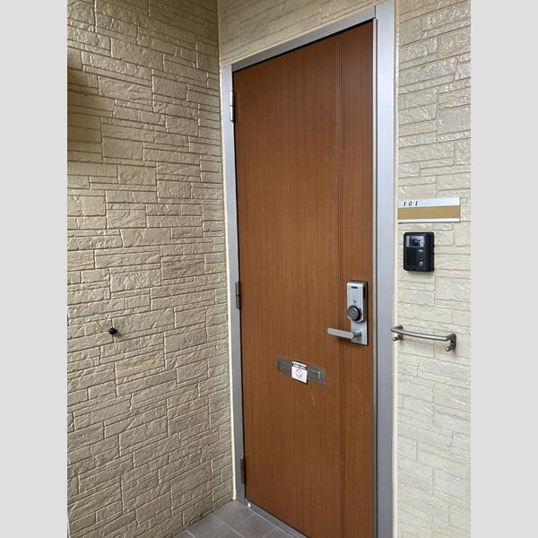 玄関　玄関ドア