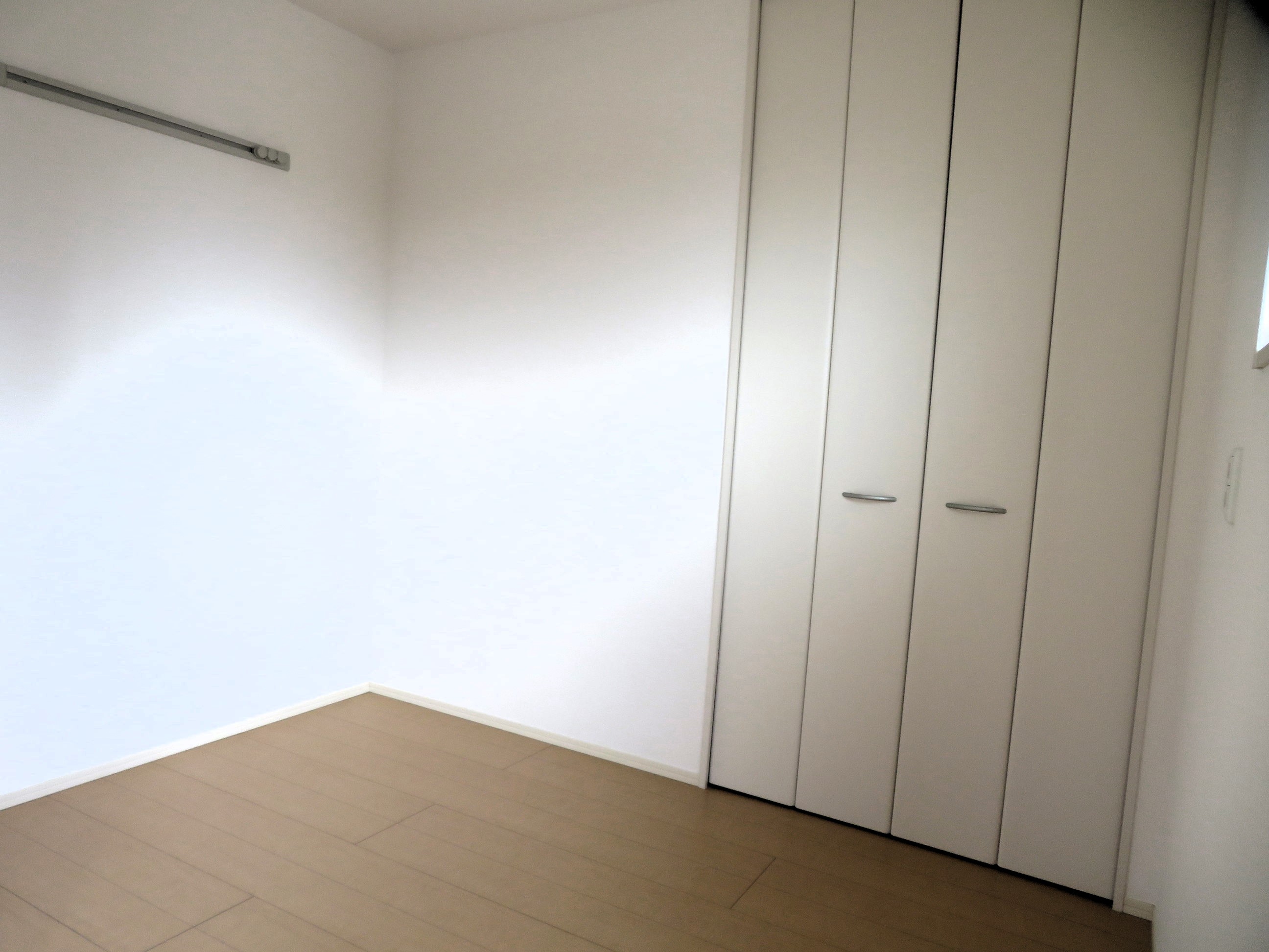 その他部屋・スペース　3帖の洋室です！クローゼット付きです！