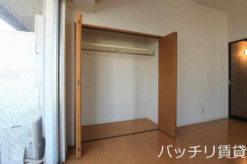 収納　写真は別号室の為、現状優先になります。