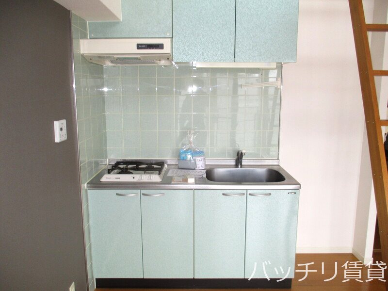 キッチン　写真は別号室の為、現状優先になります。