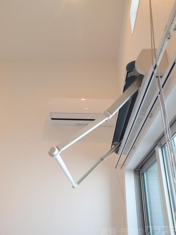 その他設備　室内物干し完備