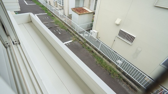 バルコニー　室外機置き場