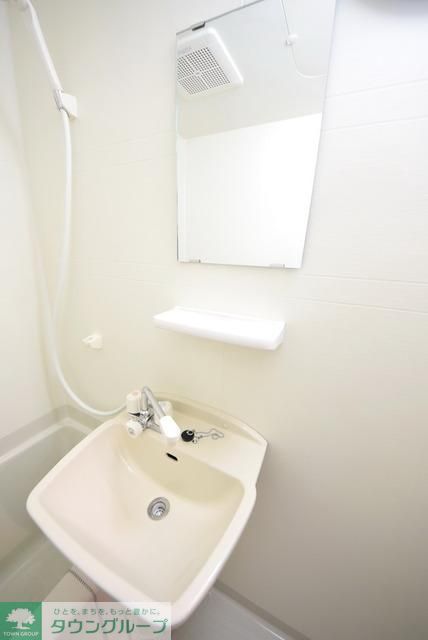 洗面設備　バスと一緒です
