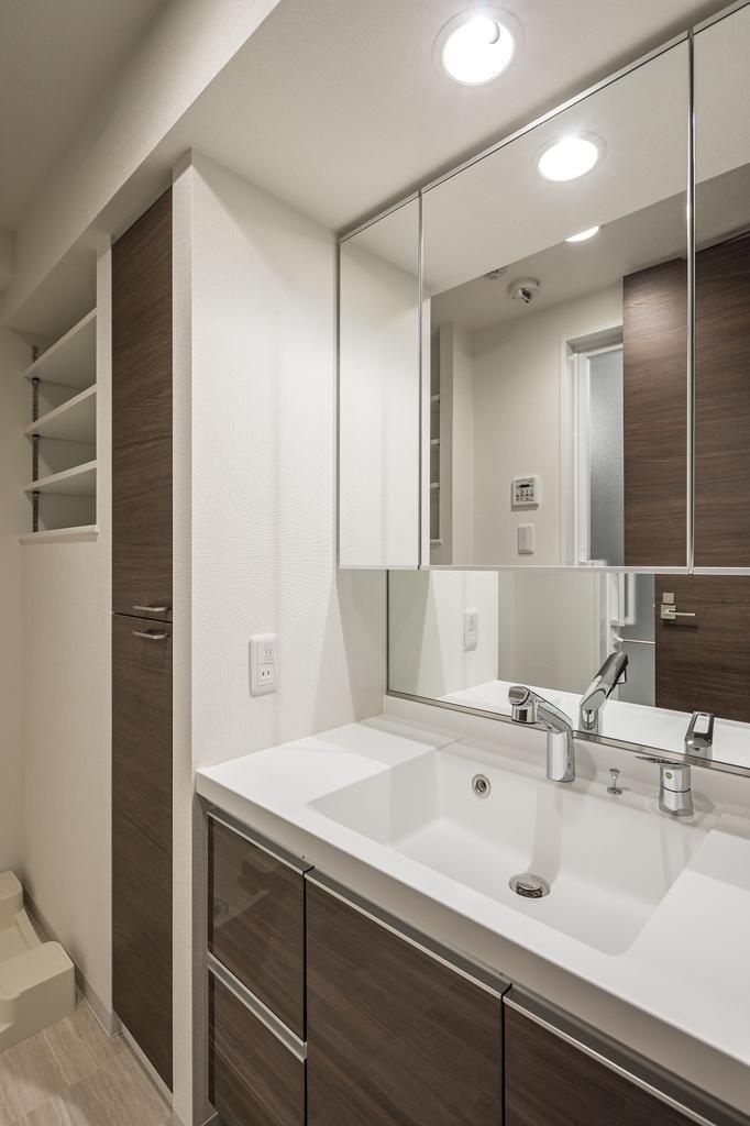 洗面設備　写真は同タイプ住居です。