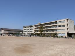 中学校　浅口市立金光中学校（中学校）まで443m