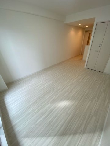 その他部屋・スペース　広くて明るい寝室