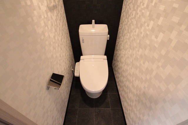 トイレ　※別室の参考写真の為、現況優先です。