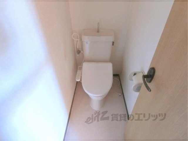 トイレ　洗浄機能は残置物