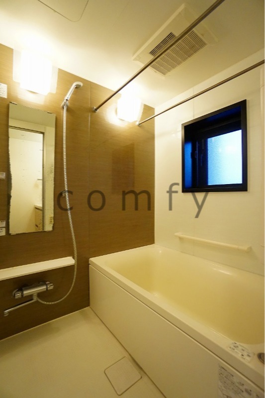 バス・シャワールーム　バスルーム