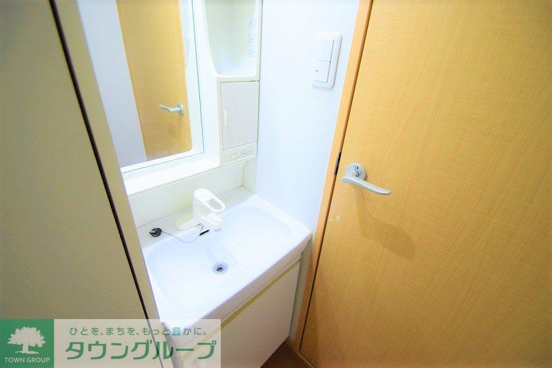 洗面設備　仕様・設備は現況と異なる場合がございます