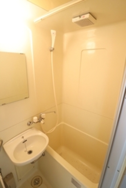 バス・シャワールーム　同物件別部屋写真（実際は現況を優先致します）