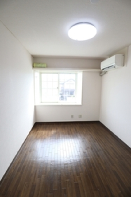 居室・リビング　同物件別部屋写真（実際は現況を優先致します）