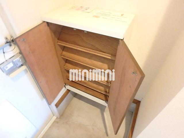 玄関　室内写真です。