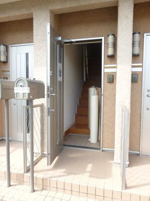 玄関　★玄関は１階にあります★