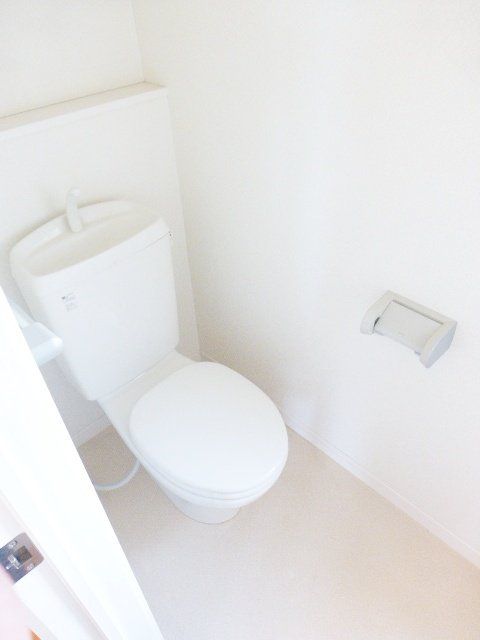 トイレ　★トイレに小窓あります★