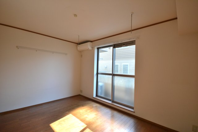 居室・リビング　※同建物別部屋参考写真です。