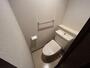 トイレ　別号室参考写真です。
