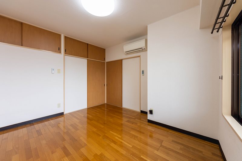 コトブキマンションの居間写真