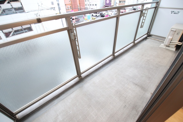 バルコニー　※別室の参考写真の為、現況優先です。