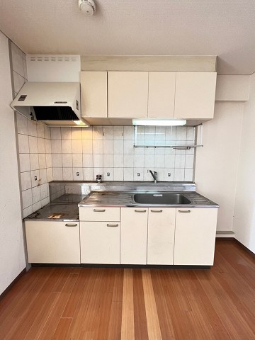 キッチン　コンパクトなキッチンで掃除もラクラク