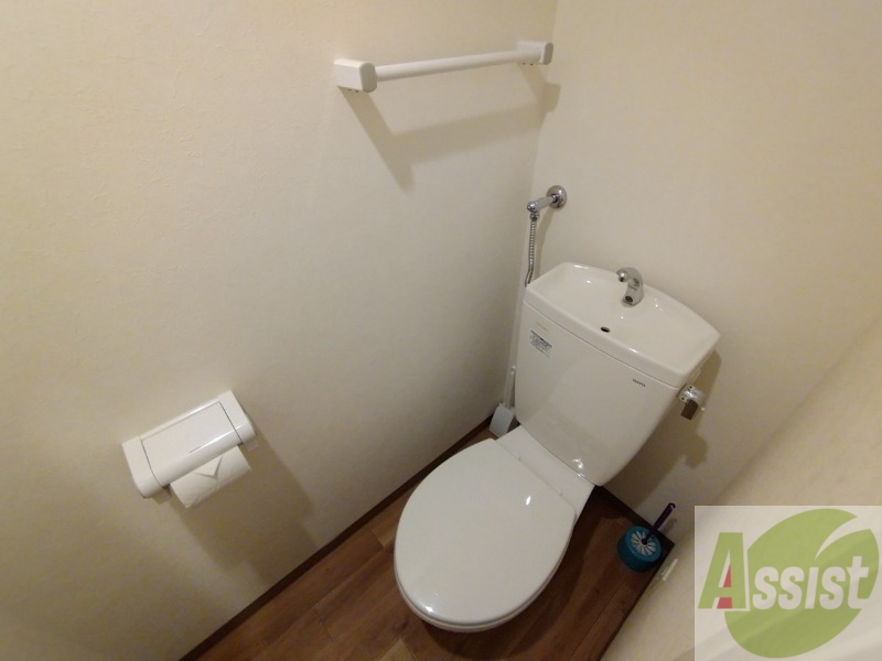 トイレ　こちらはトイレです。清潔感があり、安心して使用できます。