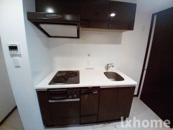 キッチン　コンパクトなキッチンで掃除もラクラク