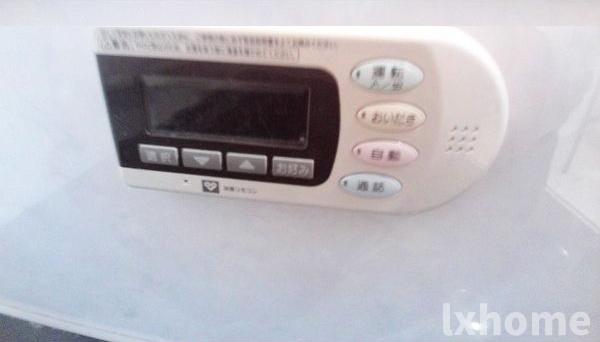 その他設備　駐車場です おしゃれな外観です