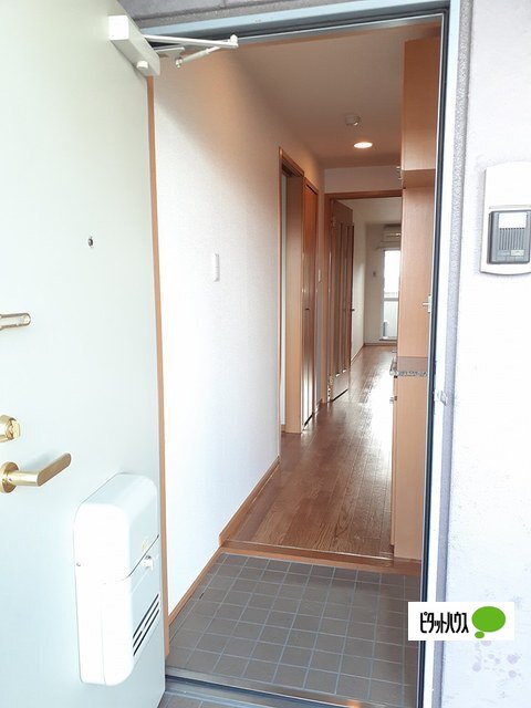 玄関　同建物別部屋