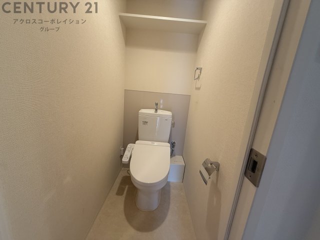 トイレ　収納棚付きのトイレ♪