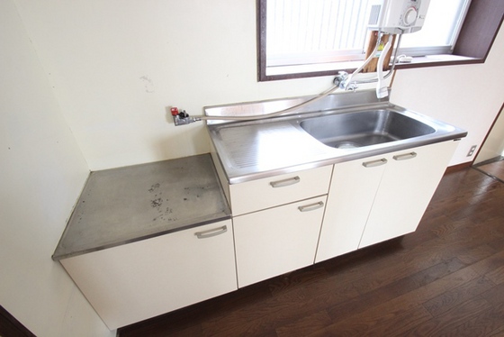 キッチン　※別部屋の写真です