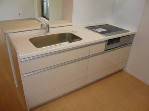 キッチン　システムキッチンを採用しております。