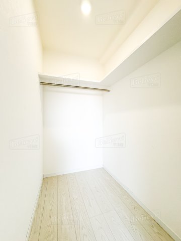 収納　ウォークインクローゼットなので収納豊富です☆