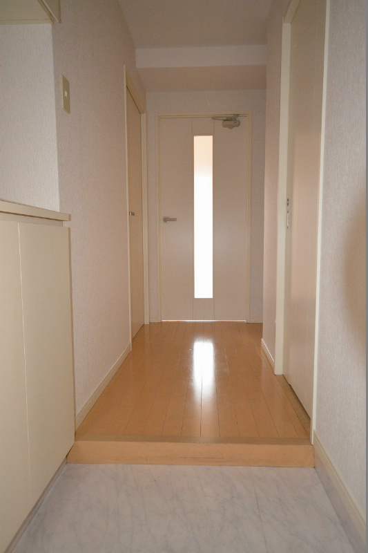 玄関　玄関収納有り