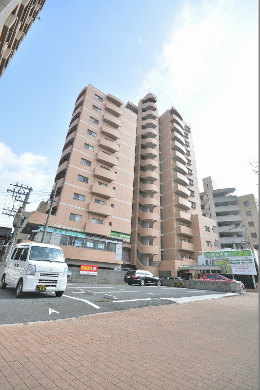建物外観　三萩野駅から徒歩3分の好立地