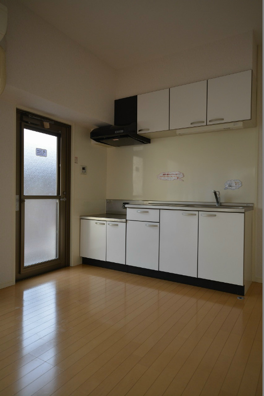 キッチン　キッチン横。扉有り